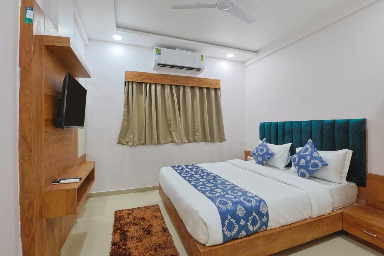 Hotel Monville Group Vadodara Zewnętrze zdjęcie